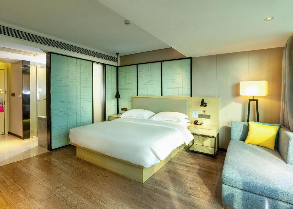 Echarm Hotel Yangjiang Baili Plaza Exterior photo